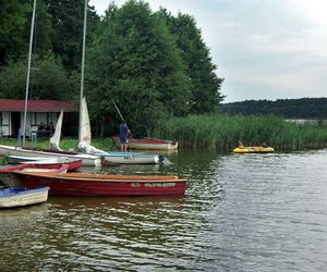 Opuszczony ośrodek wczasowy przy jeziorze Lucień, Miałkówek