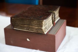 Zabytkowy inkunabuł powrócił do Muzeum Okręgowego Ziemi Kaliskiej w Kaliszu