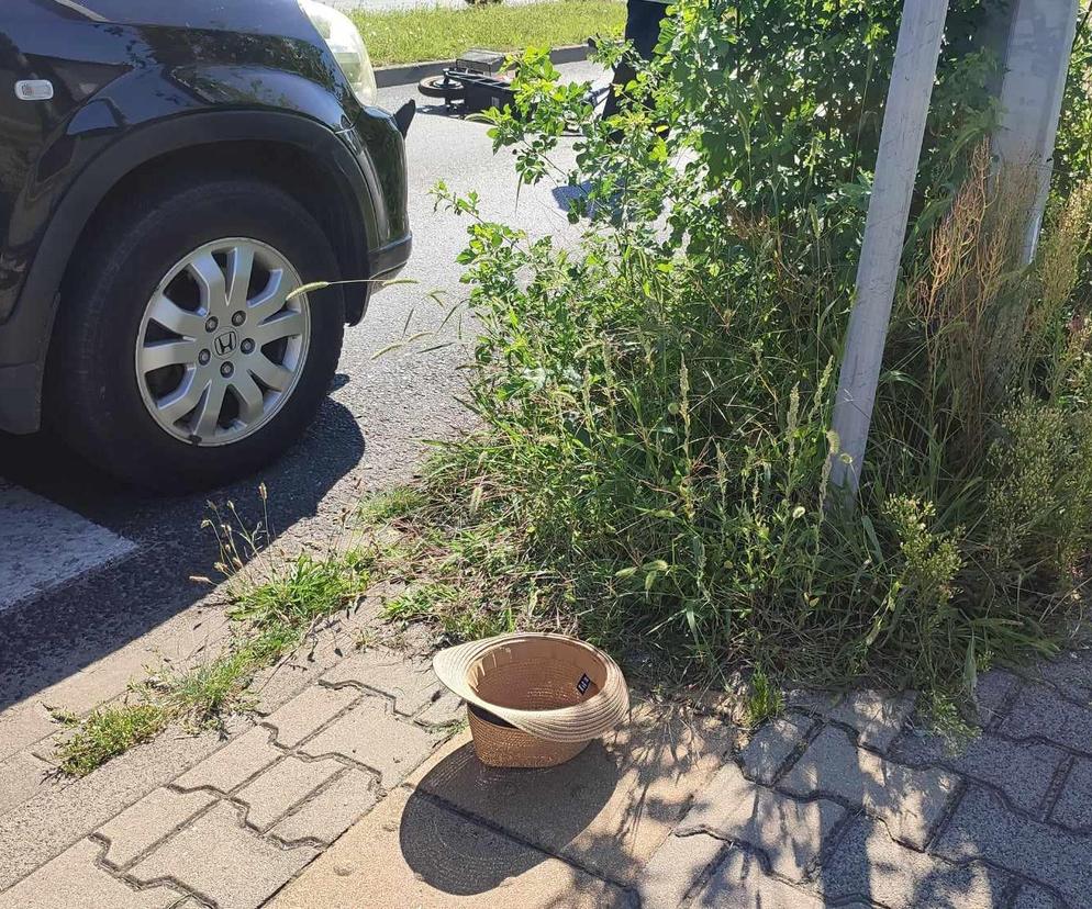 Wypadek dwóch pojazdów na ulicy Dekana w Lesznie 