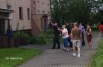 Niebywała odwaga policjantów. Wynieśli z płonącego budynku niepełnosprawnego mężczyznę!