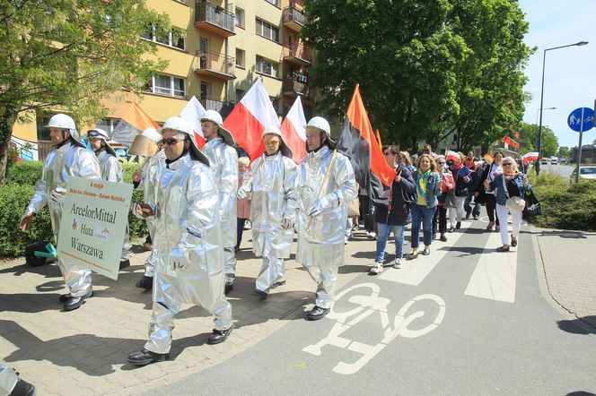 Warszawa pielęgnuje tradycję hutniczą. Kolorowa parada przeszła ulicami miasta