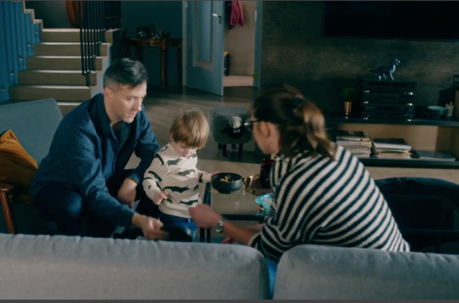 BrzydUla 2, odcinek 230: Ula (Julia Kamińska), Marek (Filip Bobek), Antoś (Jakub Jankowski)