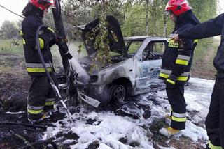 Podlaskie: Wypadek na trasie Chojewo - Truski. Samochód w płomieniach