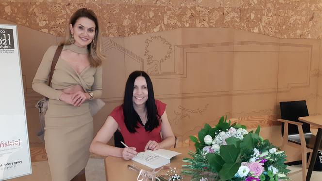 Tłumy czytelników na spotkaniu autorskim Katarzyny Łuczyńskiej! „Grzeszna i święta” ma szansę stać się bestsellerem!