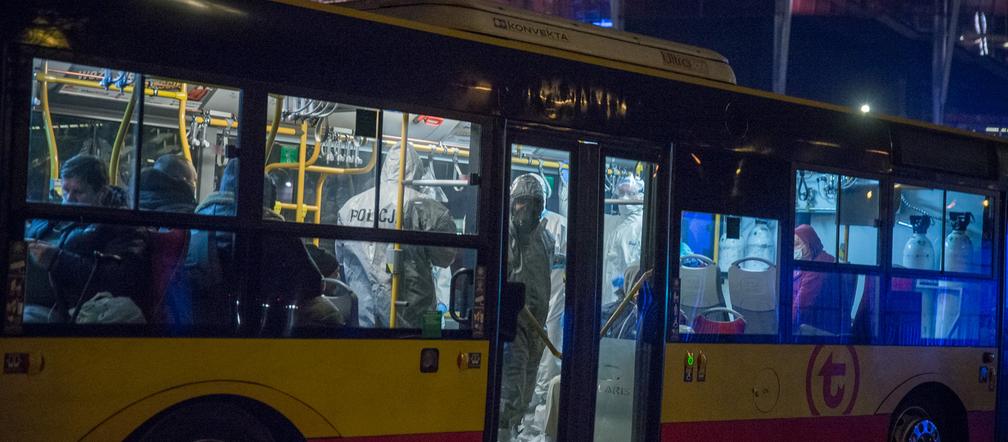 Autobus przewiózł pierwszych pacjentów do Szpitala Narodowego!