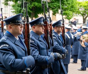 Policjantki i policjanci złożyli ślubowanie. 126 funkcjonariuszy zasiliło śląski garnizon