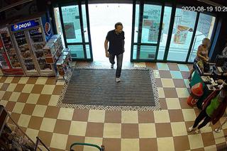 Zuchwała kradzież w sklepie na terenie Torunia. Rozpoznajesz tego mężczyznę? [ZDJĘCIA]