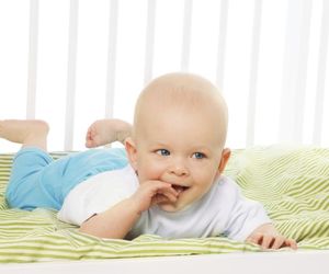 ROZWÓJ MOWY u niemowląt - naukę mówienia można zacząć już od pierwszego miesiąca życia