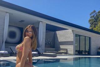 Kylie Jenner chwali się bogactwem i piersiami