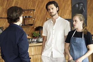 Barwy szczęścia odc. 2153. Tadeusz (Jakub Mróz), Renata (Anna Mrozowska)	, Radek (Filip Kosior)