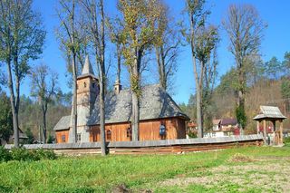 To dawna wieś królewska w Małopolsce. Jest połączona ze słowacką miejscowością