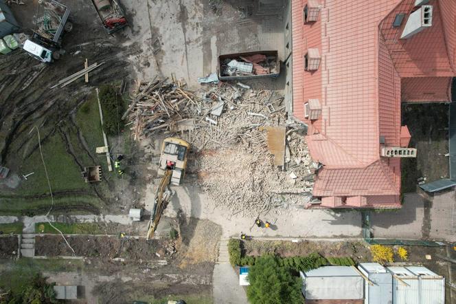 W Mysłowicach trwa wyburzanie budynku ZSP nr 3