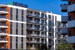 Tak wyglądają Aleje Praskie – nowe osiedle na Pradze-Południe od Develii. Zobacz nowe osiedle mieszkaniowe w Warszawie