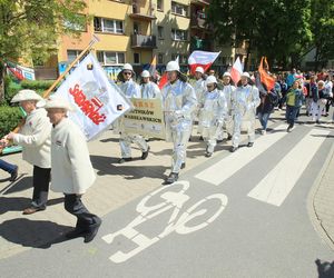 Warszawa pielęgnuje tradycję hutniczą. Kolorowa parada przeszła ulicami miasta