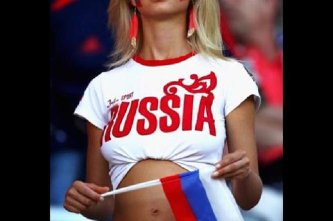 Najseksowniejsza rosyjska kibicka okazała się gwiazdą porno!