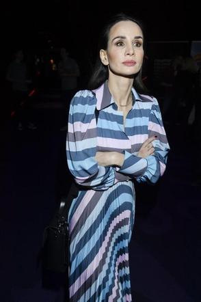 Piasek lansuje się na Covidzie - twierdzi Violetta Kołakowska