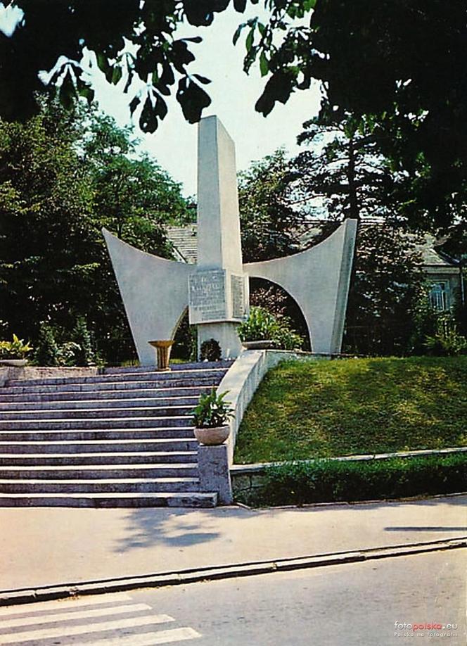 Pomnik Poleglym za Utrwalanie Wladzy Ludowej - Starachowice