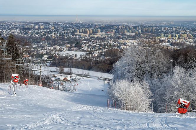 Rusza sezon narciarski na stoku Dębowca. Znamy tegoroczny cennik i godziny otwarcia