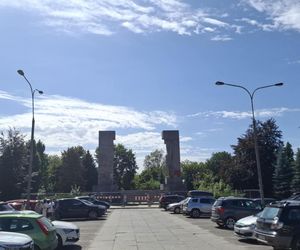 Pomnik szubienic w Olsztynie. Nawrocki i Kaczyński chcieli go zburzyć