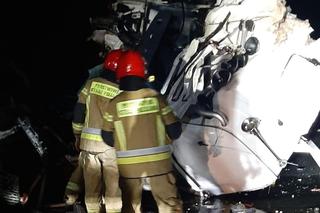 Groźny wypadek na S61. Droga zablokowana po zderzeniu dwóch ciężarówek [ZDJĘCIA]