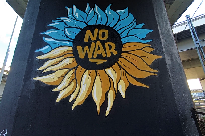 Szczeciński street art dla Ukrainy. Na Trasie Zamkowej powstał niebiesko-żółty mural