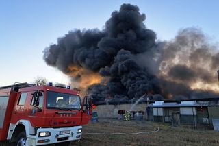 Pożar hali z parafiną w okolicy Białej Podlaskiej