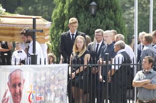 Pogrzeb sióstr zamordowanych w zamachu w Nicei
