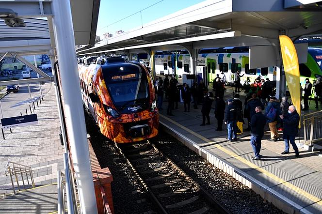 Pierwszy pociąg hybrydowy przyjechał do Szczecina