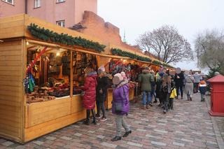 Tłumy na Jarmarku Bożonarodzeniowym 2022 w Warszawie!