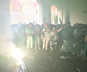 Kibice opanowali Wrocław. Tak wygląda stolica Dolnego Śląska w dniu finału Ligi Konferencji