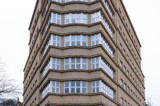 Kontrowersyjny wieżowiec w Krakowie - zobacz zdjęcia przedwojennego drapacza chmur, który rozgrzał opinię publiczną