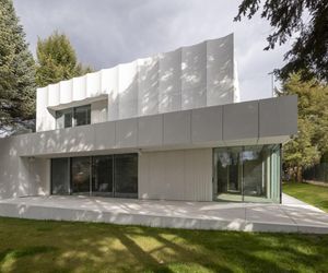 Dom Biały stanął na „krakowskim Beverly Hills”. Inspiracją dla miejskiej wilii były 2 obrazy znanego artysty