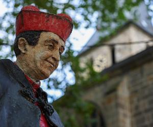 Skandal w kościele! Kardynał molestował 16-latkę, zgłaszają się kolejne ofiary