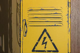 Szaro- żółty pokój nastolatka: z komiksową tapetą