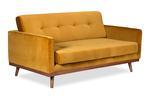 Musztardowa sofa do salonu. Wybraliśmy 10 najmodniejszych modeli!