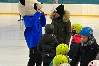 Panda na lubelskim lodowisku. Przyjechała z nią policja.