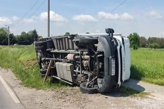  Upił się, ukradł samochód i wjechał do rowu, a to nie wszystko!