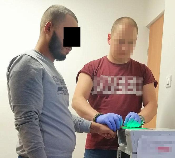 108 tysięcy złotych w aucie oszustów "na wnuczka"