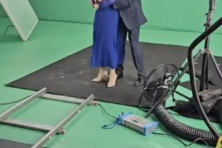 Nowa czołówka M jak miłość 2024. Jerzy Argasiński (Karol Strasburger), Iwona (Hanna Śleszyńska)