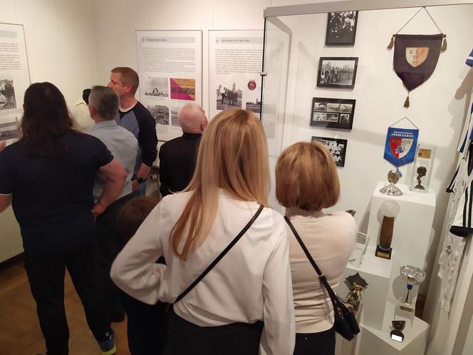 Zdjęcia z otwarcia wystawy o historii piłki nożnej w siedleckim Muzeum Regionalnym