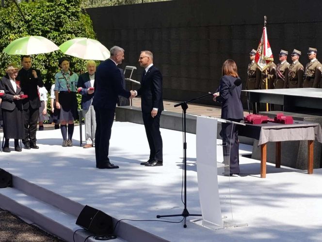 81. rocznica Powstania Warszawskiego. Prezydent Duda wręczył odznaczenia powstańcom
