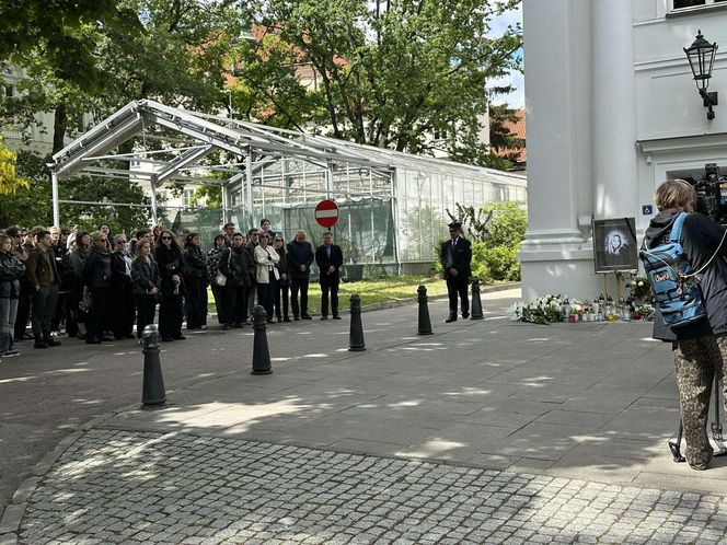 Upamiętnienie brutalnie zaatakowanej pracowniczki UW (8.05.2025)