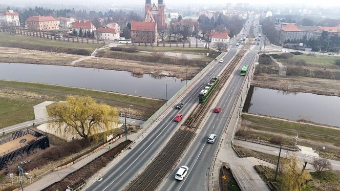  Przetarg na przebudowę mostu Chrobrego 