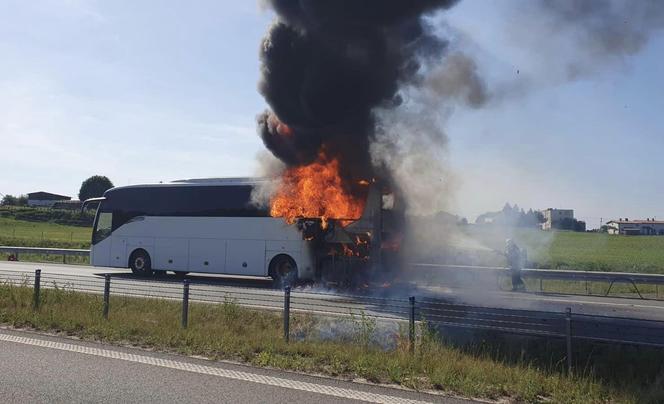 Pożar autokaru ze szkolną wycieczką pod Ostródą. Dzieci jechały z Iławy do Olsztyna