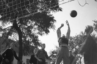 QUIZ PRL. Wychowanie dzieci w PRL-u. Jak wyglądało dzieciństwo w Polsce Ludowej?