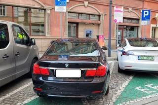 Mistrzowie parkowania w Katowicach zatrzymują się wszędzie