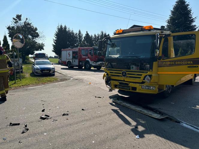 Wypadek w Siedliskach. Zderzenie osobówki i autolawety!