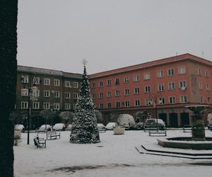 Miasto socjalistyczne – Nowe Tychy. Osiedle A na zdjęciach w zimowej odsłonie