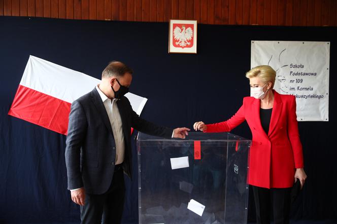 Wybory 2020. Para prezydencka razem z córką oddali głosy w drugiej turze