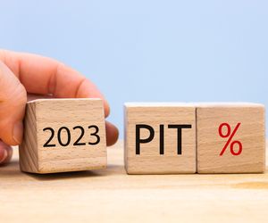 Zwrot podatku 2023 - dla kogo wyższy i ile wynosi? Ile trzeba czekać na zwrot podatku?